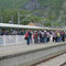 Die Flåmbahn fährt in der Saison stündlich in Richtung Myrdal