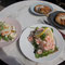 Smörrebröd mit Lachs, Smörrebröd mit Shrimps und zwei Zimtschnecken