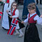 Junge Teilnehmerinnen am Festzug in Ålesund