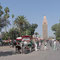 Blick vom Jemaa el Fna zur großen Moschee von Marrakesch