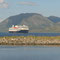 Am Abend passiert ein Schiff der Hurtigruten unseren Stellplatz