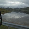 Die Berge der Lofoten spiegeln sich im Wasser vieler Seen