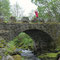 Historische Steinbrücke in den Bergen von Norwegen