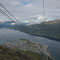Mit der Seilbahn gelangen wir schnell zum Nesaksla auf 708 Meter über dem Fjord