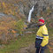 Andrea am Wasserfall bei Lillefjord