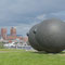 Kunst am Astrup Fearnley Museum mit Blick zum Rathaus