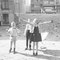 Spielende Kinder in St. Pauli, Sanierungsgebiet Pinnasberg, 1970 / © Foto: Uwe Schaffrath