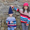 ニット帽、マルチボーダーのセーター：H&M/ジーンズ：OKAIDI