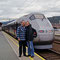 Zwei deutsche Eisenbahner in Norge, da muss natürlich eine Fahrt mit dem Flytog dabei sein.......mal norwegisches Bahnflair kennen lernen   ..........     ;)))))     .........Oktober 2014