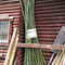 竹を倉庫裏に収納しました。