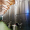 Weinausbau in Stahlfässer
