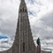 Hallgrímskirkja im Vordergrund mit dem Denkmal von Leif Eriksson 