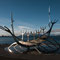 Sonnenfahrt , die Skulptur zeigt ein Wikingerschiff das nach Norden zeigt , sie ist aus Edelstahl . 