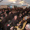 Gemütliche und beste Stimmung im Festzelt bei Musik und gutem Essen.