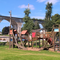 Spielplatz im Dorfzentrum von und Aussichtspunkt auf der Borner Brücke