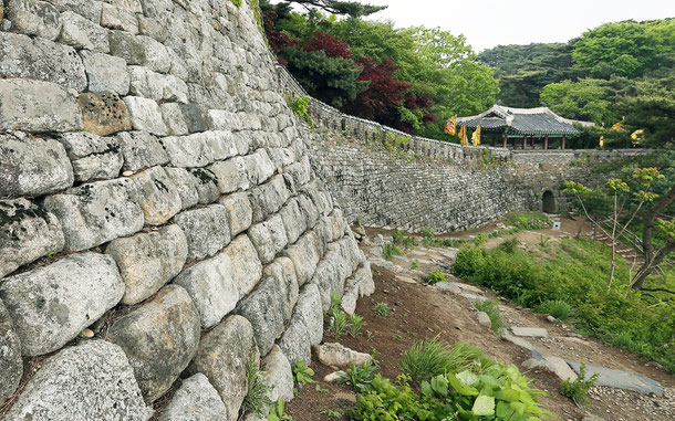 韓国の世界遺産「南漢山城」