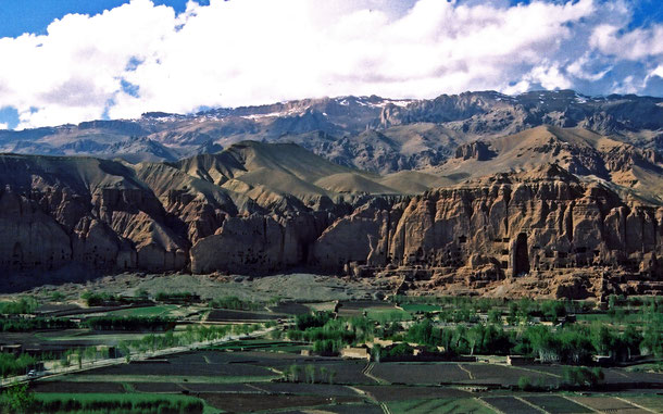 アフガニスタンの世界遺産「バーミヤン渓谷の文化的景観と考古遺跡群」のバーミヤン渓谷