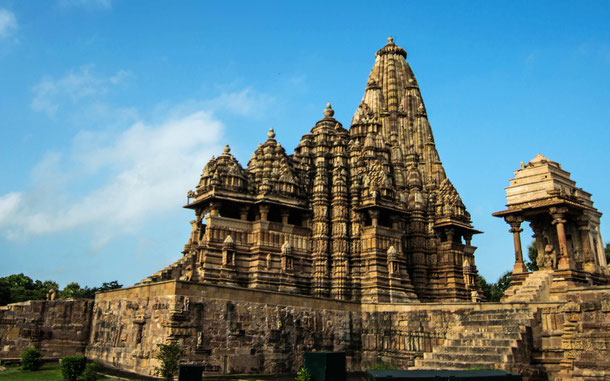 世界遺産「カジュラホの建造物群（インド）」、カンダーリヤ・マハーデーヴァ寺院