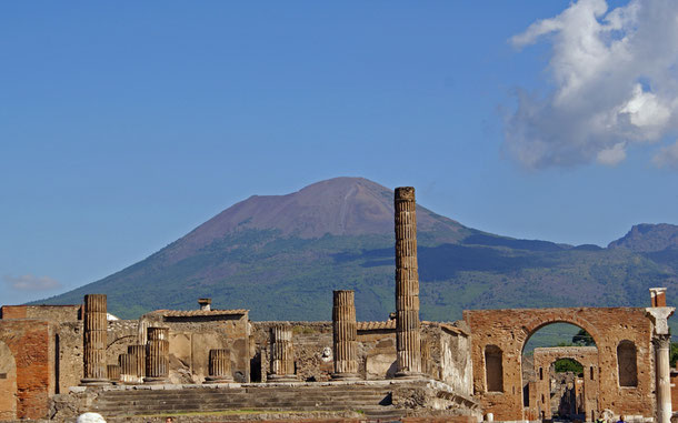 世界遺産「ポンペイ、エルコラーノ及びトッレ・アヌンツィアータの遺跡地域(イタリア)」とヴェスヴィオ山