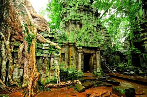 Märchenhafte Tempelruinen in Angkor