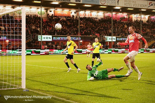 Henk Veerman scoort de 1-1 tegen NAC Breda, doelman kansloos op zijn lobje.....