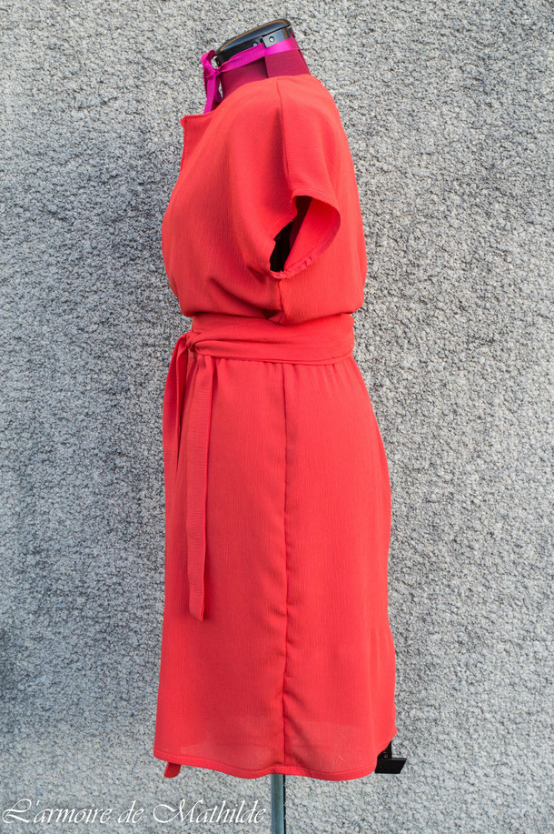 Robe en crêpe de viscose orange vue de profil