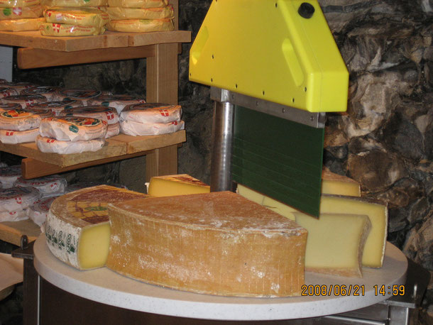 チーズを製造しているところのショップ　ボーフォールが美味しそう