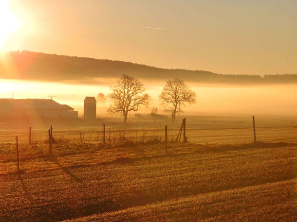 Ein leuchtender Novembermorgen auf der Schwäbischen Alb