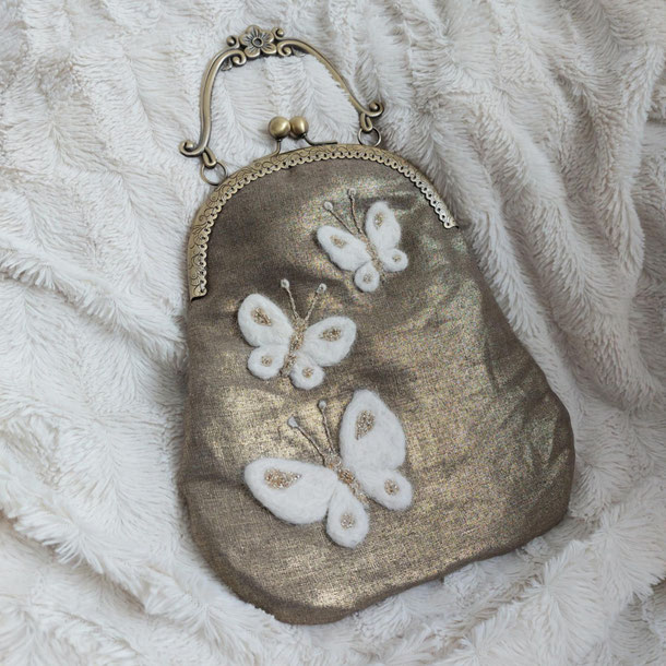 Petit sac à main pochette fermoir lin or cuivré papillons blancs mariage fait main l'Arche de Jessica