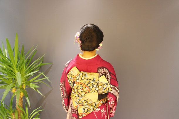 吉祥太鼓もたて矢も貝ノ口も。多彩な帯結び。