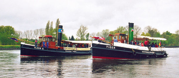 CLAUS D. and TIGER on cruise to Lauenburg, April 28th, 2002, Foto Knut Friedmann