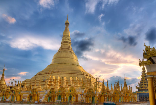 Die Rundreise durchs Faszinierende Myanmar beginnt in Yangon mit dem Besuch der goldenen Pagode.