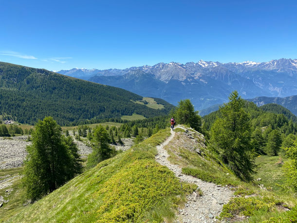 alle pendici del Monte TANTANE' deviamo su cresta divertente perdendo un pò di dislivello