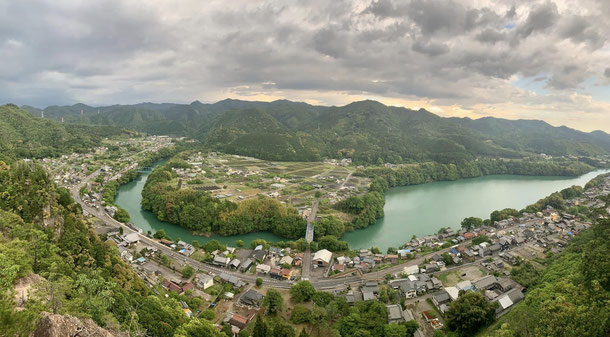 岐阜のグランドキャニオン見晴らし岩からのパノラマ画像