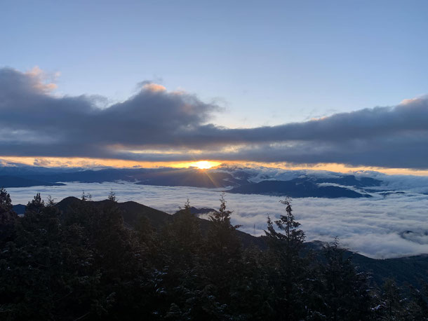 笠置山「物見岩」からの雲海と日の出2024/2/26