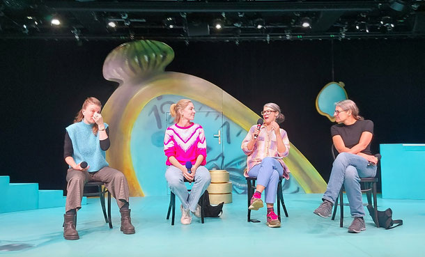 v. l.: Marie Dziomber, Gaia Vogel, Lene Grösch, Marion Bordat