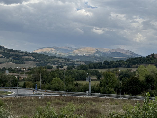 Monte Sibillini - ein bisschen in Marken und ein bisschen in Umbrien 
