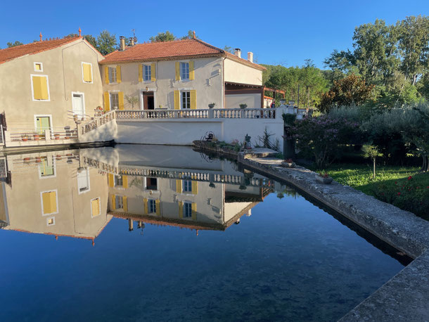 Goudarges - "Klein-Venedig des Gard" mit einem Stück des künstlich angelegten Kanals 