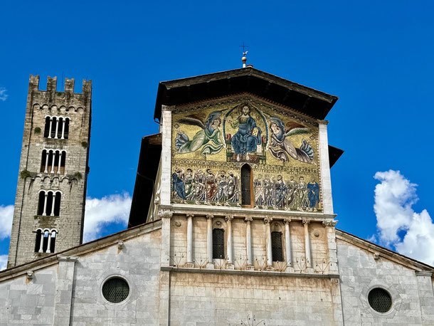 Jesus mit Engeln und Aposteln an der Basilika San Frediano