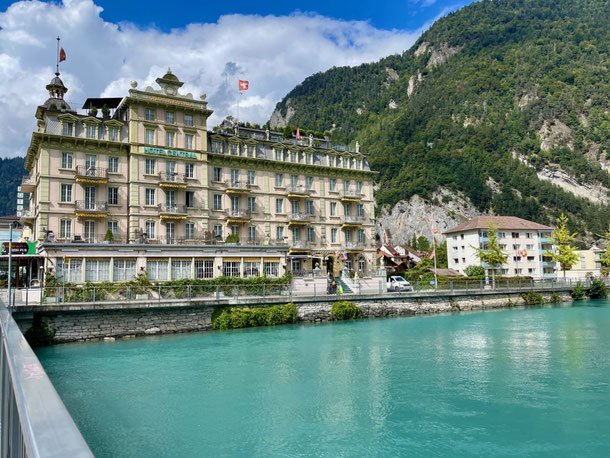 Interlaken: Historisches Hotel zwischen Fluss und Berg 