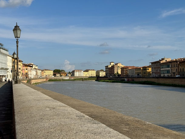 Fluss Arno in Pisa 