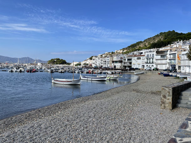 Spaziergang vom Campingplatz zum Ort El Port de la Selva 