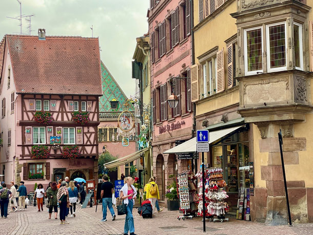 Colmar - so detailreich & verspielt wie eine Kulisse aus dem Weihnachtsmärchen 