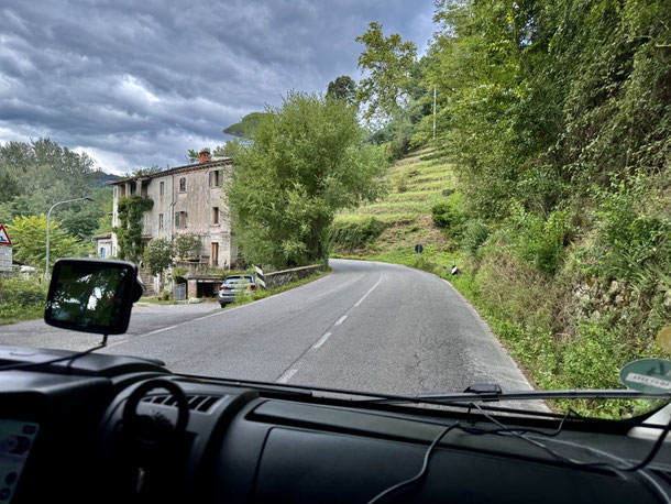 Bergtäler der Garfagnana nordwestlich von Lucca