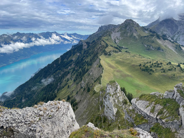 Seht ihr den Weg auf dem Grad? Toll, oder? 