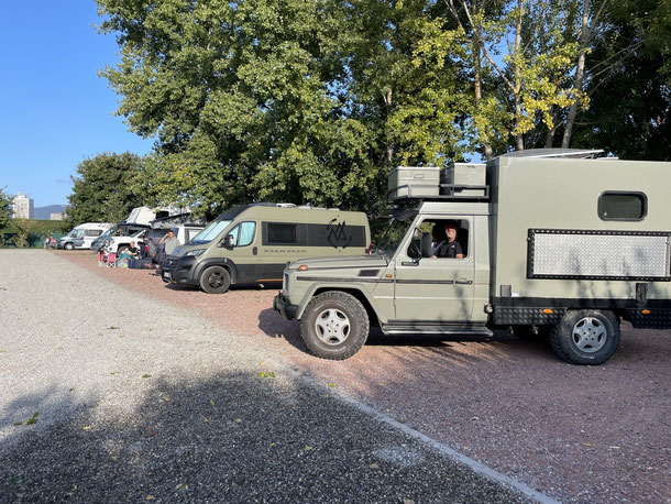 Cooles Auto - unsere olivgrünen Nachbarn in Colmar 