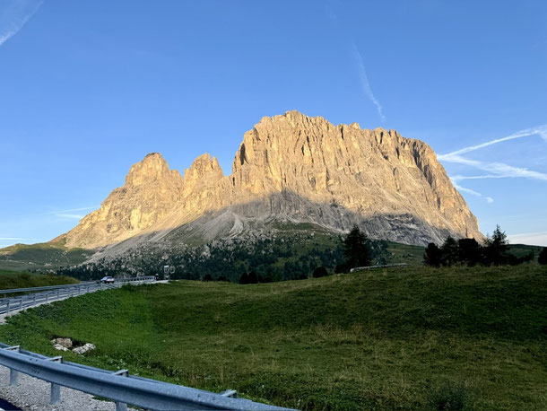 Spektakuläres Passfahren auf dem Sellapass  