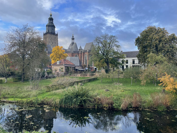 Kleiner Fußweg ins Dorf Zutphen vom Stellplatz bei der Polizei aus