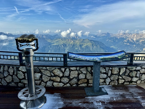 Oben angekommen: Eisige Planken unter den Füßen, die Aussicht grenzenlos