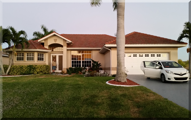 Das ist die Villa "Akira", unser Domizil für acht Tage, in ruhiger Lage, am Kanal in Cape Coral / Florida